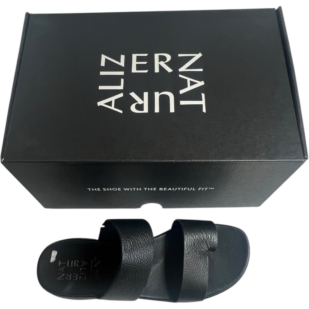 Naturalizer Black Sandals size 7 1/2. 7.5. NIB Comfortable for walking traveling